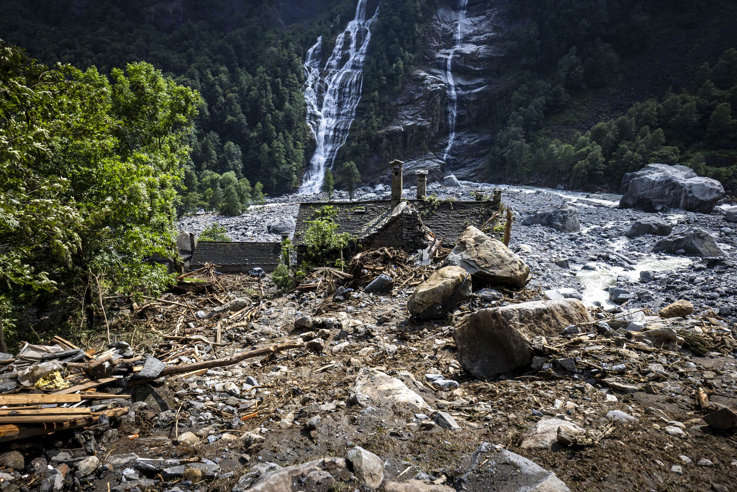 Maggia-Tal_KEYSTONE_MICHAEL-BUHOLZER_6-(1)