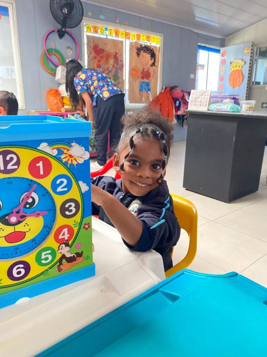 Soutien éducatif pour une petite fille Une petite fille peut aller à un jardin d'enfants grâce à un don éducatif.