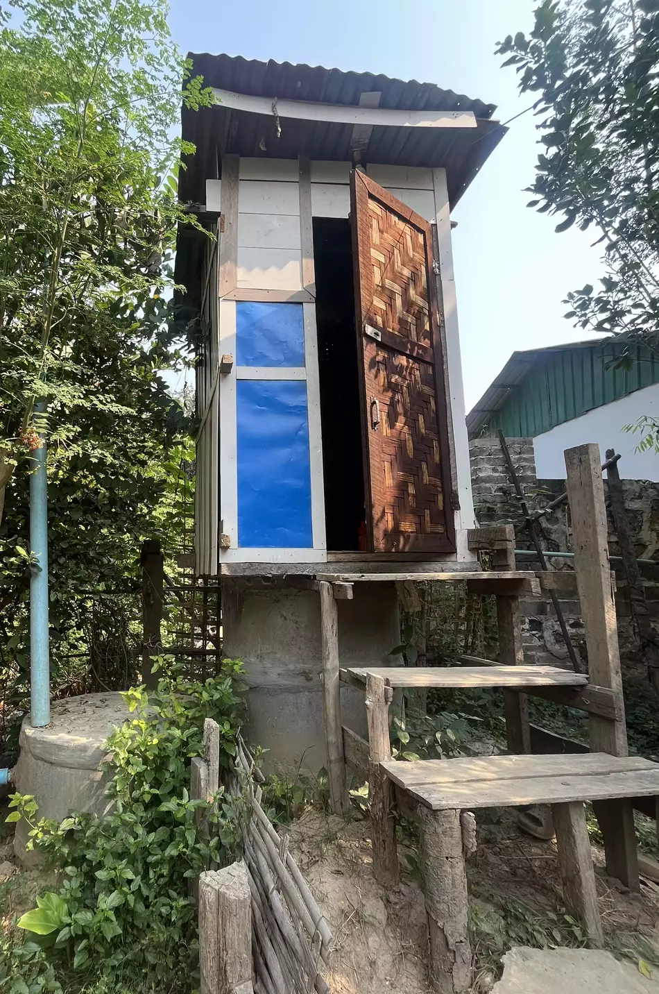 Des toilettes en zone rurale à Mandalay