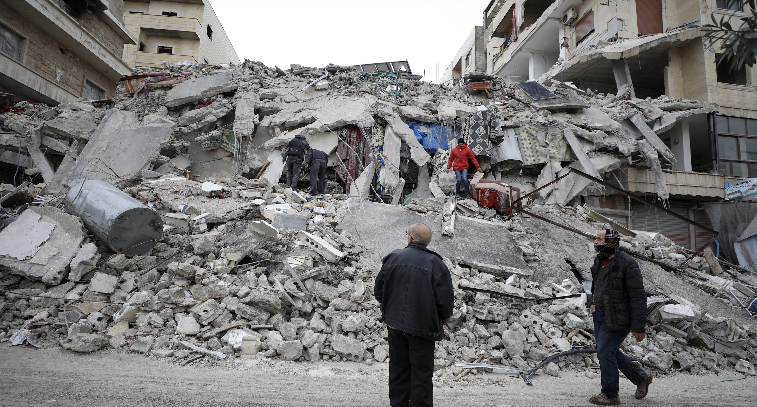 Aide d'urgence après le séisme en Turquie et Syrie Des personnes se retrouvent sans rien après le tremblement de terre en Turquie/Syrie et ont besoin d'une aide d'urgence.